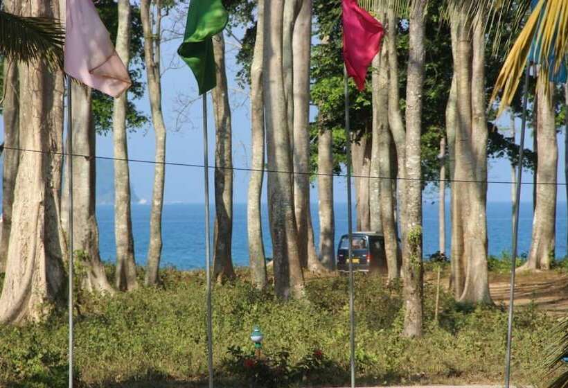 בית מלון כפרי Pearl Park Beach Resort Private Limited