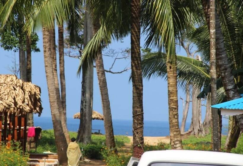 בית מלון כפרי Pearl Park Beach Resort Private Limited