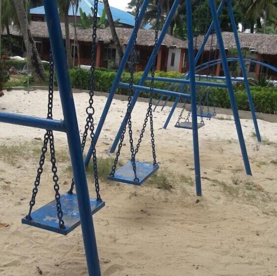 בית מלון כפרי Pearl Park Beach Resort Private Limited