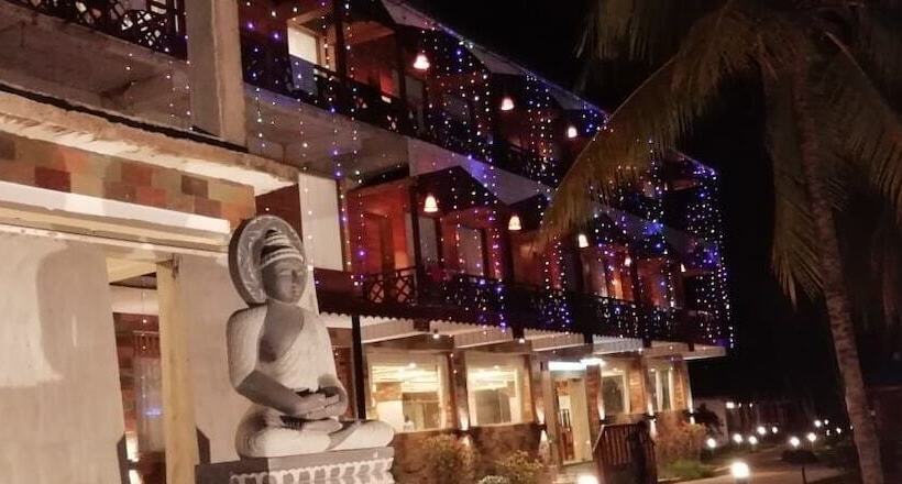 בית מלון כפרי Pearl Park Beach Resort Private Limited