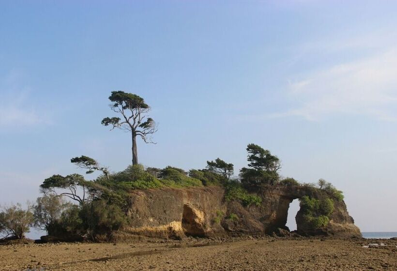 בית מלון כפרי Pearl Park Beach Resort Private Limited