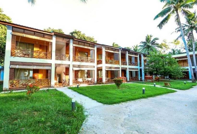 בית מלון כפרי Pearl Park Beach Resort Private Limited