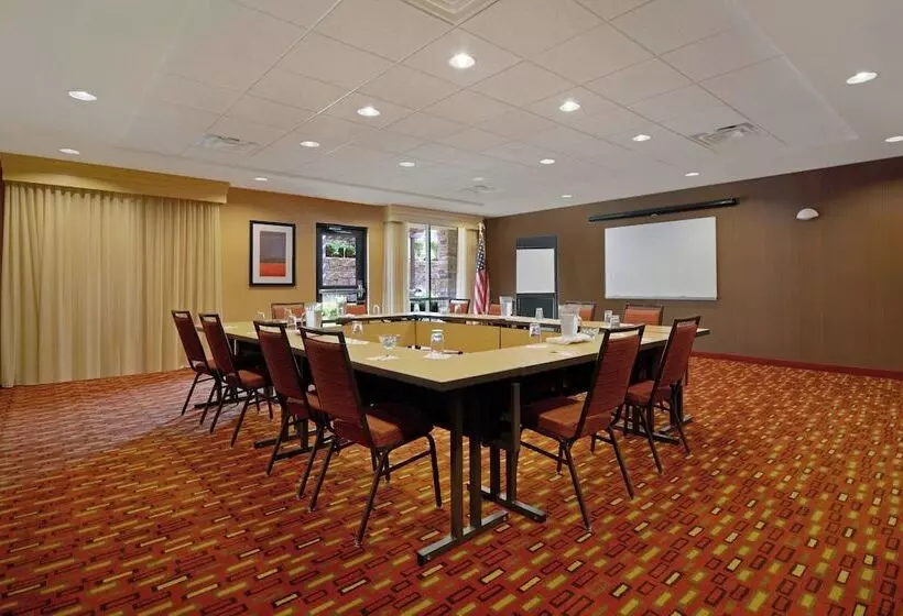Courtyard By Marriott Oneonta