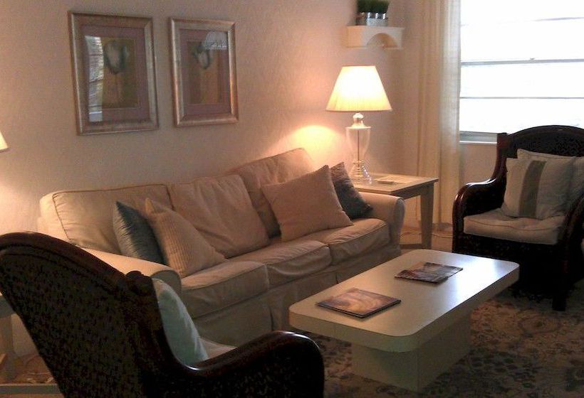 Deerfield Buccaneer Resort Apartments