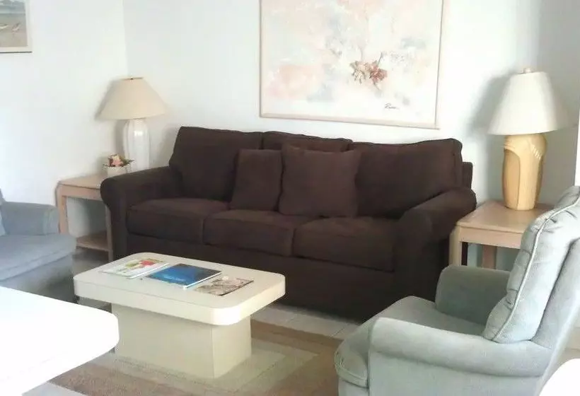 Deerfield Buccaneer Resort Apartments