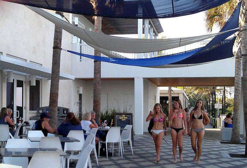 Deerfield Buccaneer Resort Apartments