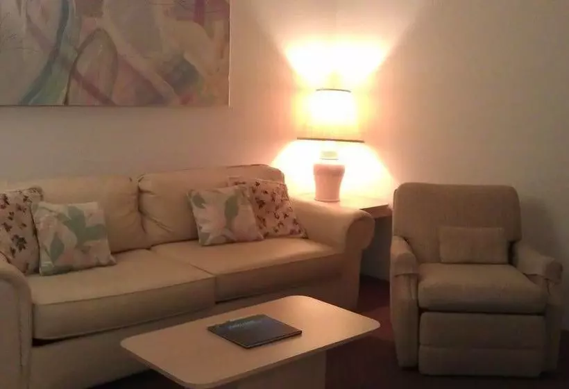 Deerfield Buccaneer Resort Apartments