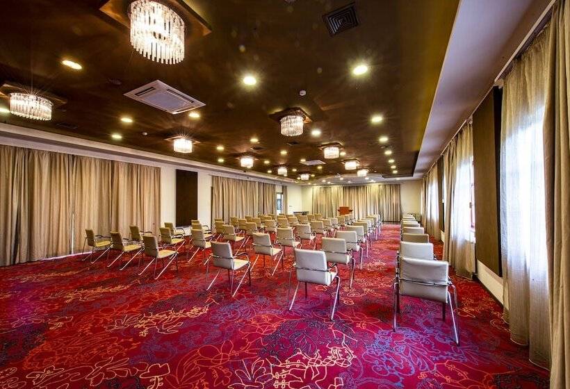 Gastland M0 Hotel & Conference Center