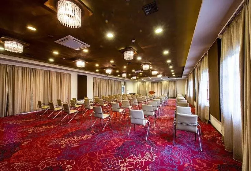 Gastland M0 Hotel & Conference Center