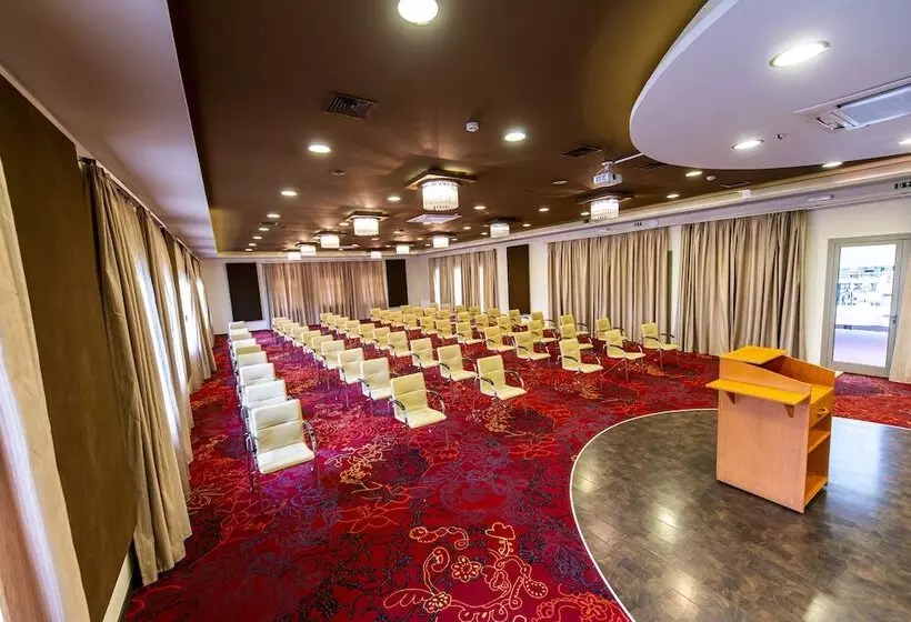 Gastland M0 Hotel & Conference Center