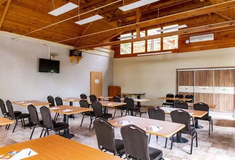 Gastland M0 Hotel & Conference Center