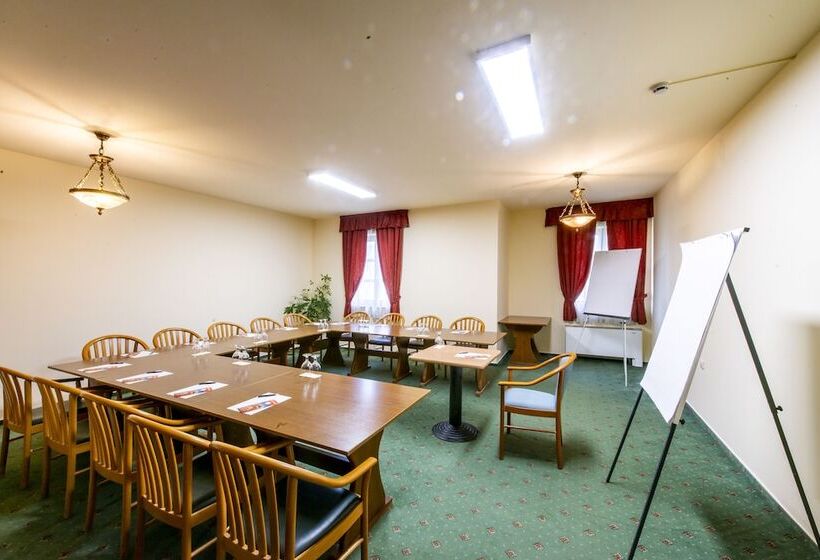 Gastland M0 Hotel & Conference Center