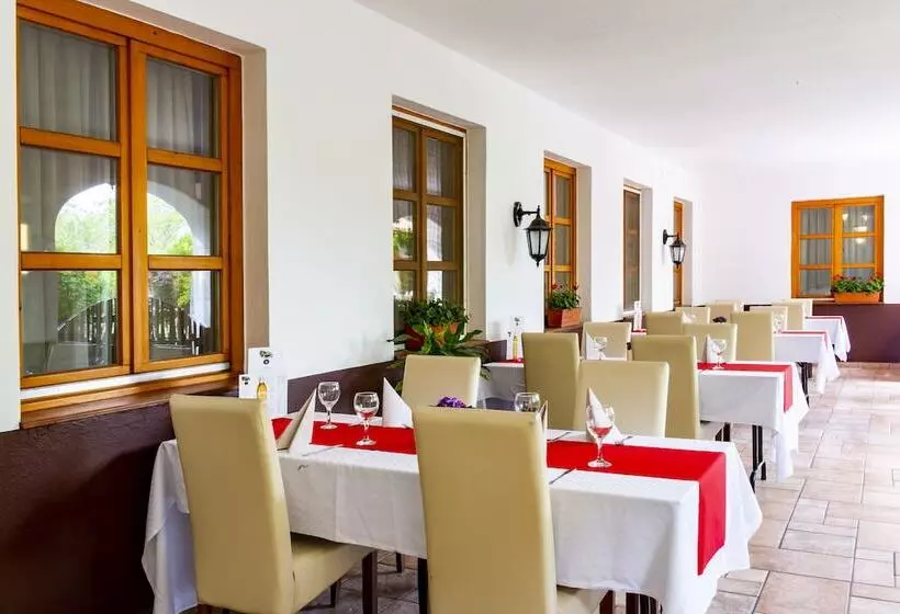 Gastland M0 Hotel & Conference Center