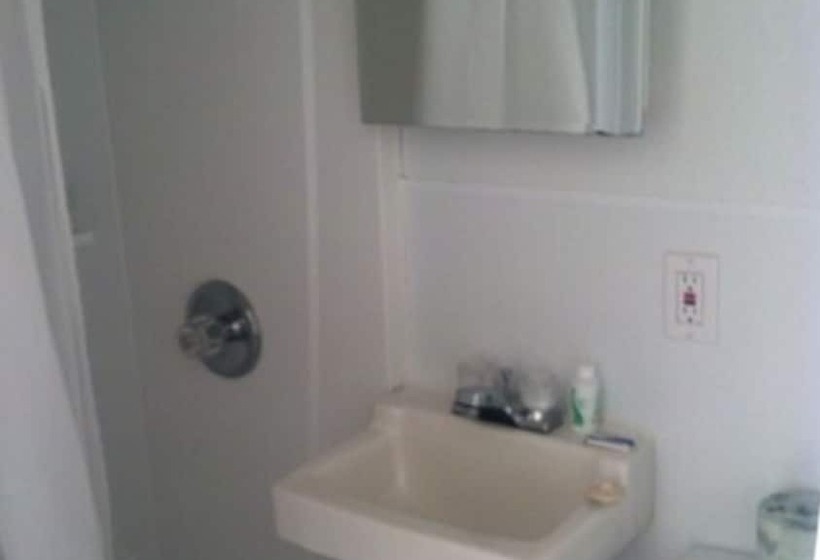 فندق Airport Lodge