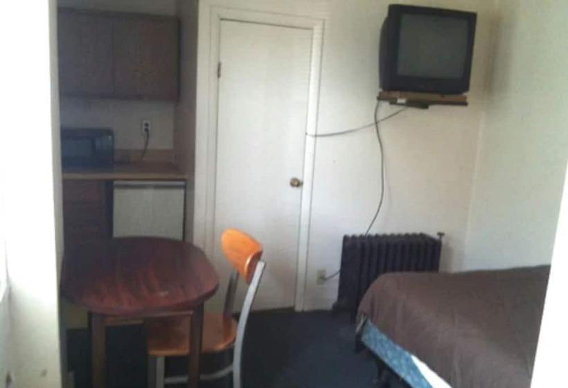 فندق Airport Lodge