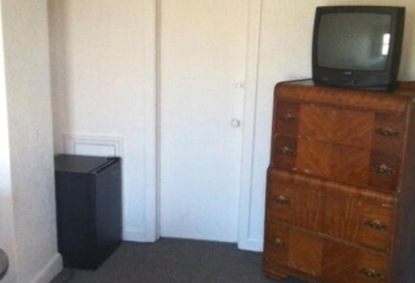 فندق Airport Lodge