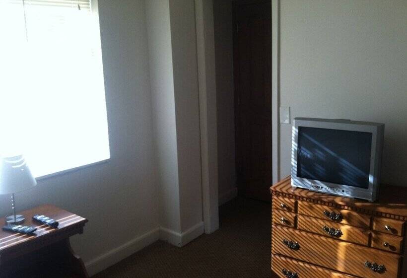 فندق Airport Lodge