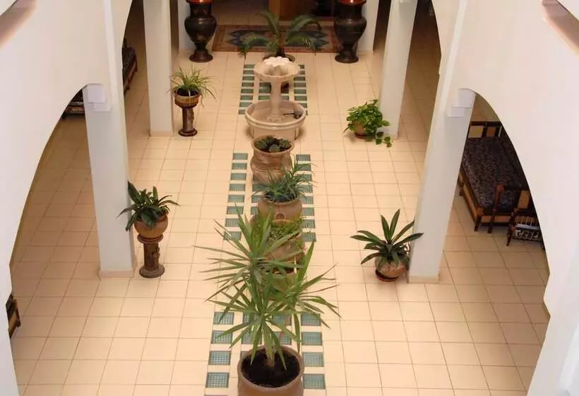 Отель Al Adarissa