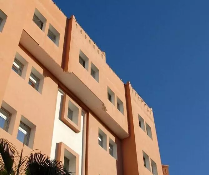 Отель Al Adarissa