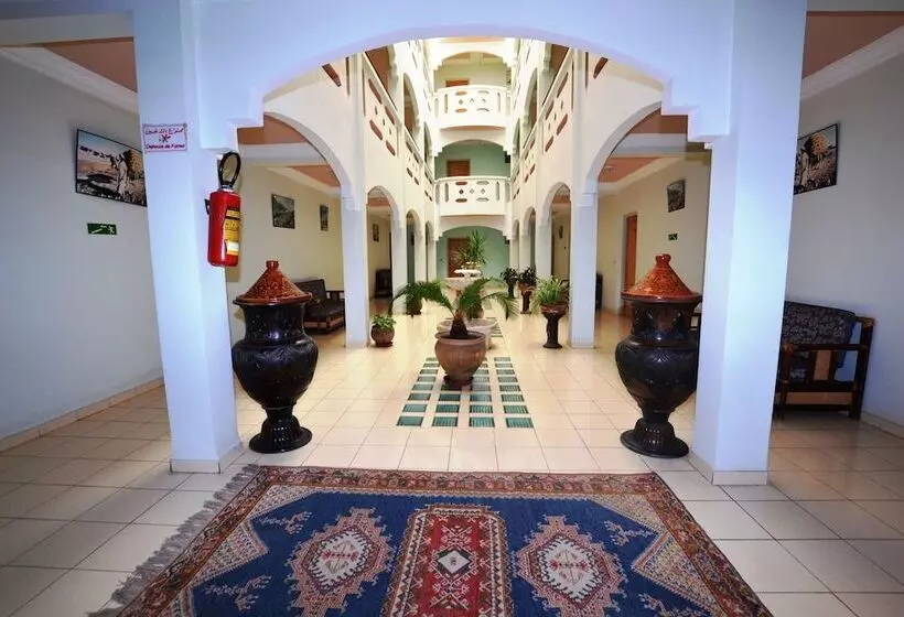 Отель Al Adarissa