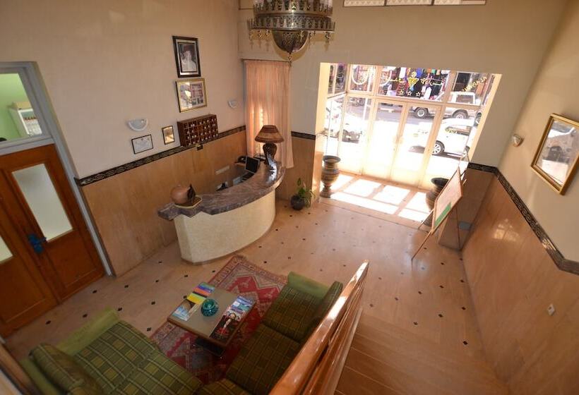 Отель Al Adarissa