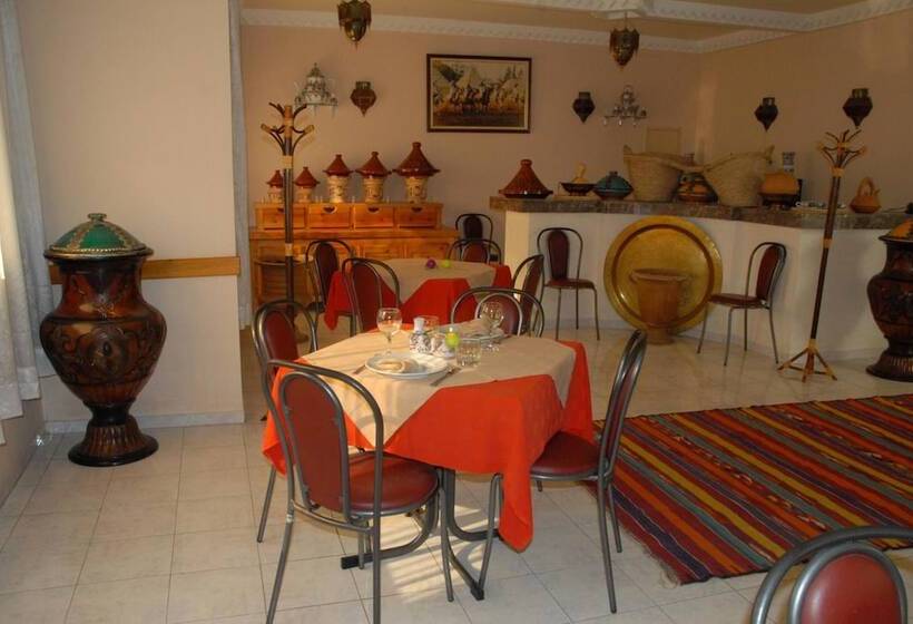 Отель Al Adarissa