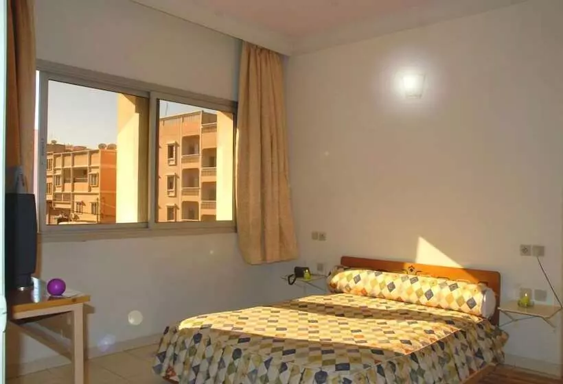 Отель Al Adarissa