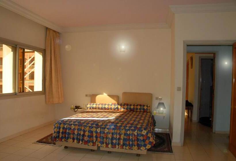 Отель Al Adarissa