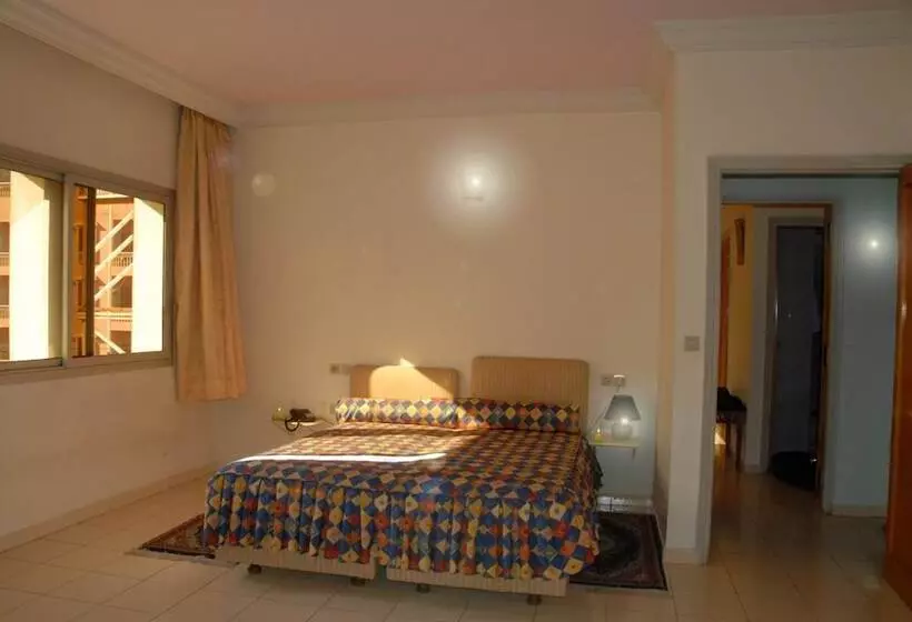 Отель Al Adarissa