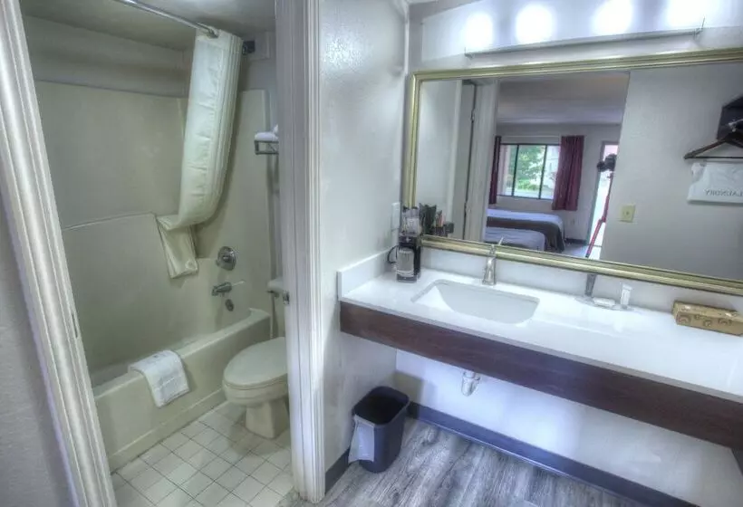 בית מלון כפרי Budgetel Inn And Suites Plus Helen