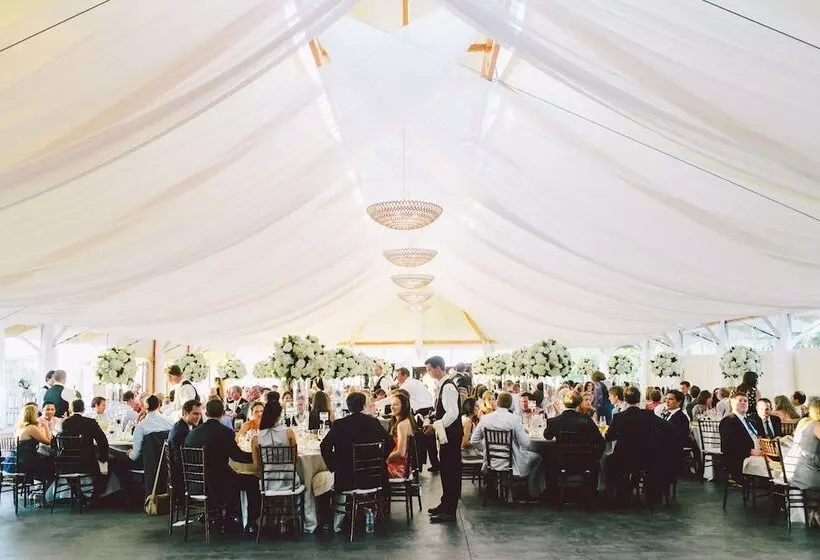 酒店 Castle Hill Inn