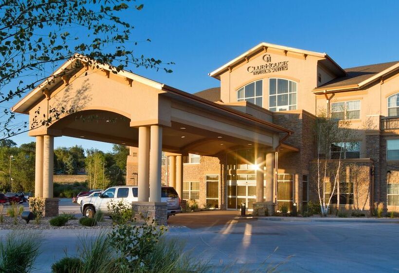 Clubhouse Hotel And Suites