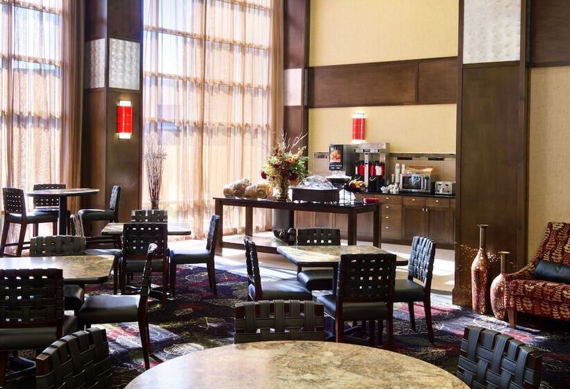 Clubhouse Hotel And Suites