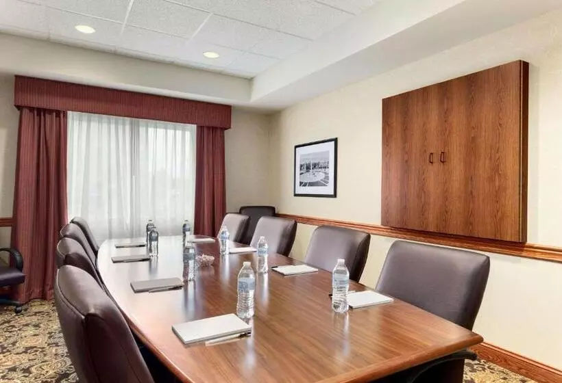 酒店 Country Inn & Suites By Radisson, Buffalo South I90, Ny