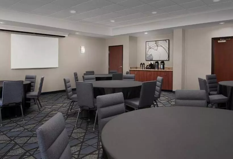 ホテル Courtyard By Marriott Panama City