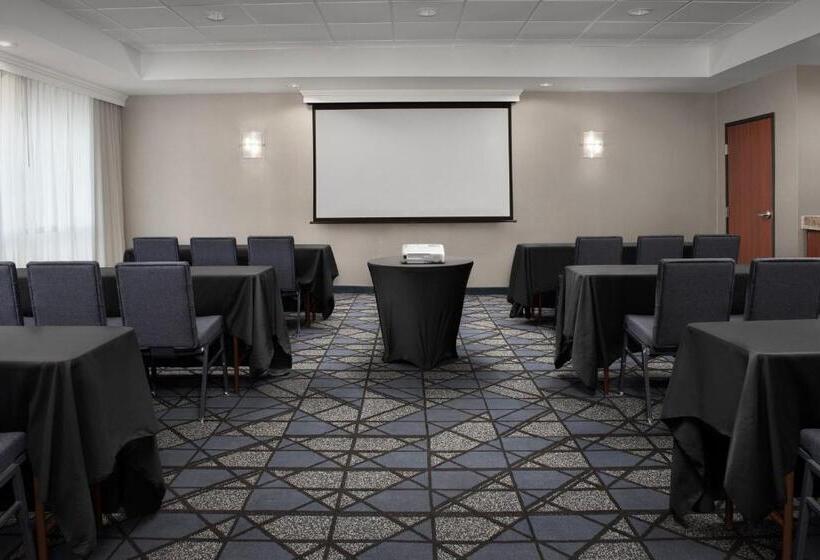 فندق Courtyard By Marriott Panama City