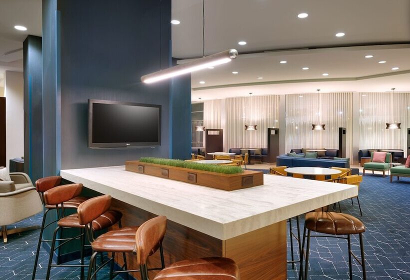 فندق Courtyard Lincoln Downtown