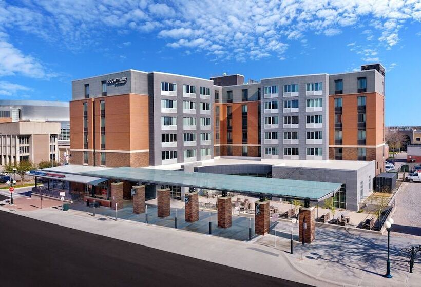 فندق Courtyard Lincoln Downtown