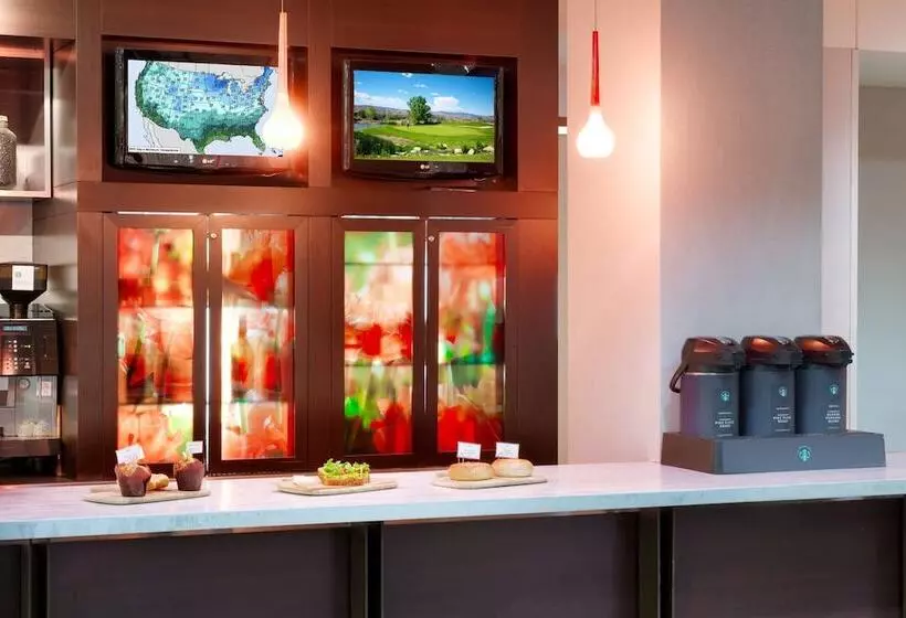 هتل Courtyard Lincoln Downtown