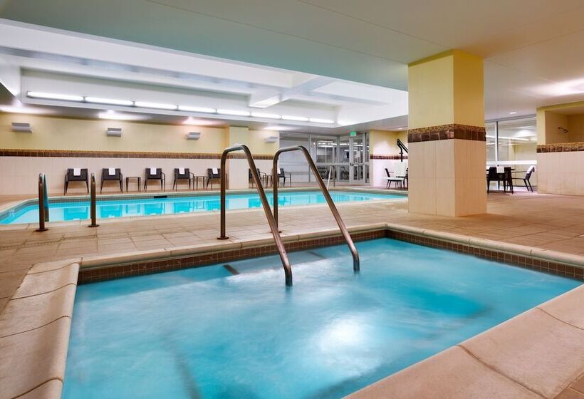 فندق Courtyard Lincoln Downtown