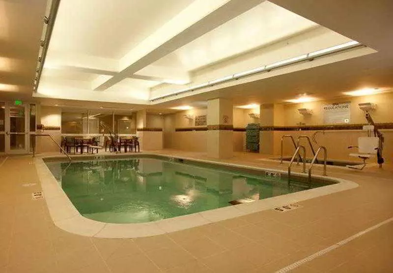 هتل Courtyard Lincoln Downtown