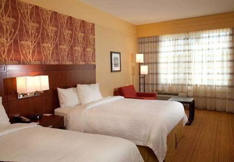 هتل Courtyard Lincoln Downtown