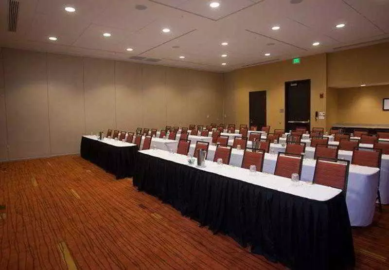 هتل Courtyard Lincoln Downtown