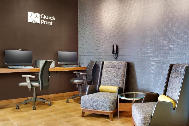 فندق Courtyard Lincoln Downtown