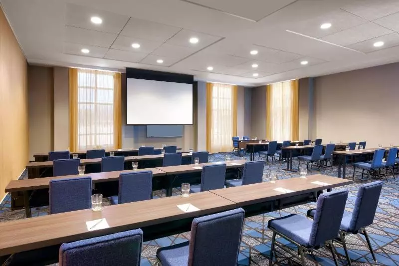 هتل Courtyard Lincoln Downtown