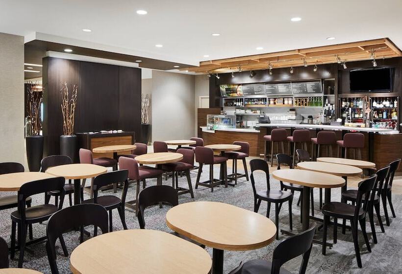 فندق Courtyard By Marriott Newark Downtown
