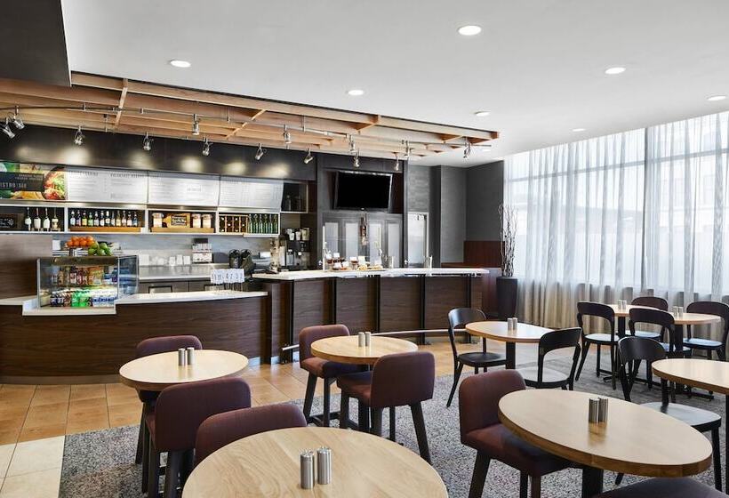 فندق Courtyard By Marriott Newark Downtown