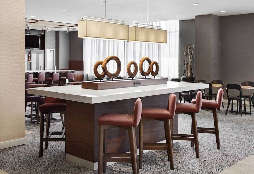 فندق Courtyard By Marriott Newark Downtown