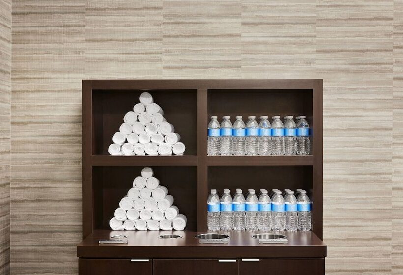 فندق Courtyard By Marriott Newark Downtown