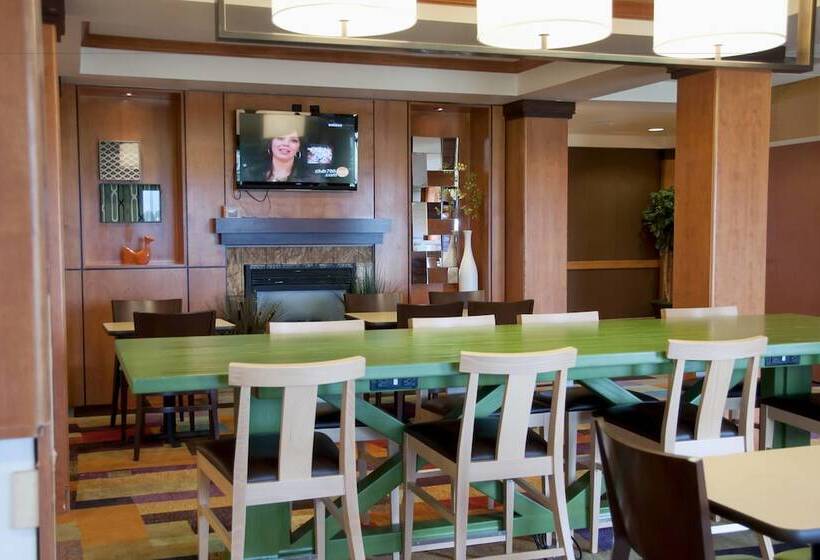 فندق Fairfield Inn & Suites Ames